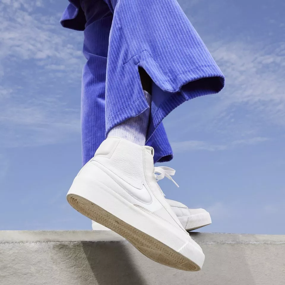 Women's tennis shoes Nike Blazer Mid Victory