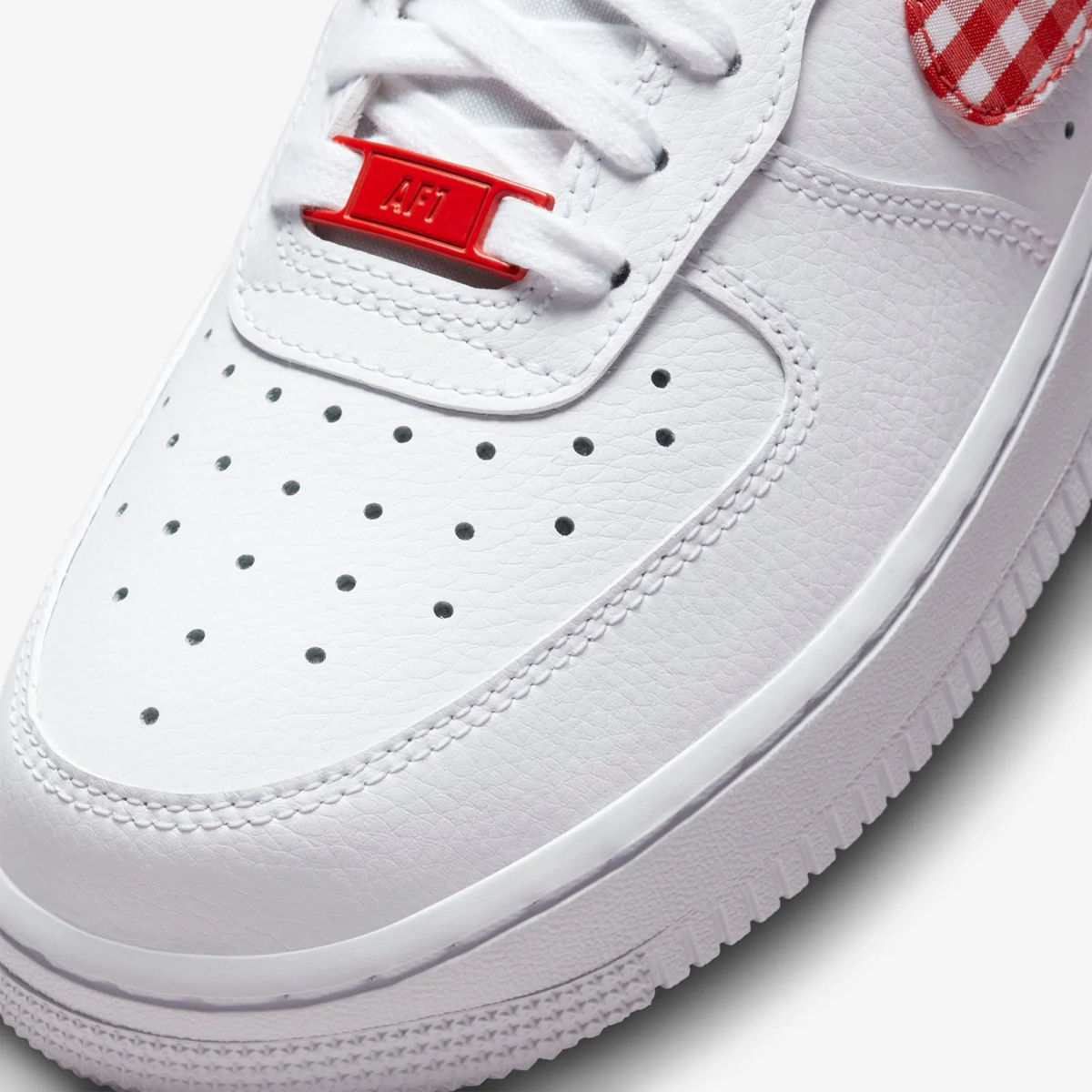 Women's Sneakers Nike Air Force 1 07